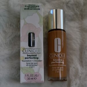 Clinique Beyond Perfecting Foundation + Concealer — Cream Caramel (WN 98)
